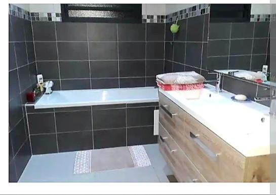 Chambre Privee Dans Maison Le Tampon Exteriér fotografie
